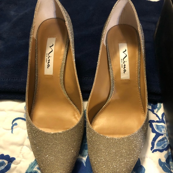 Nina Color Steel Luna Shine Dressy 2 1/2 Inch Heels Wore Once EUC - Picture 2 of 8